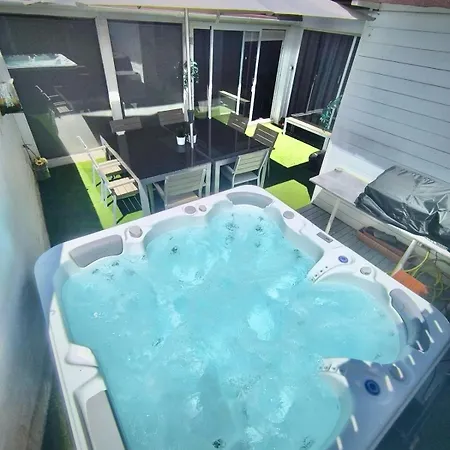 Sukka - Elegant - Community Pool Access 别墅 *