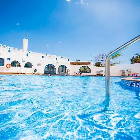 Sukka - Elegant - Community Pool Access *